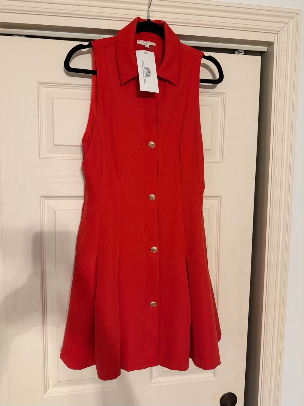 entro Red Sleeveless Button-Front Collared Dress